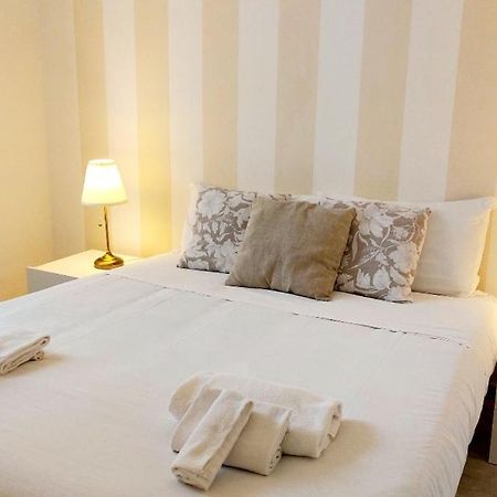 Bbhome Stylish Gold Apartment Near Trastevere Station Rome Exterior photo