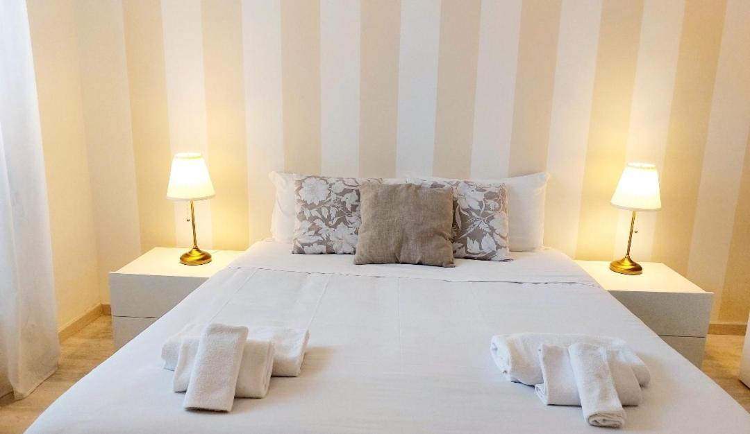Bbhome Stylish Gold Apartment Near Trastevere Station Rome Exterior photo